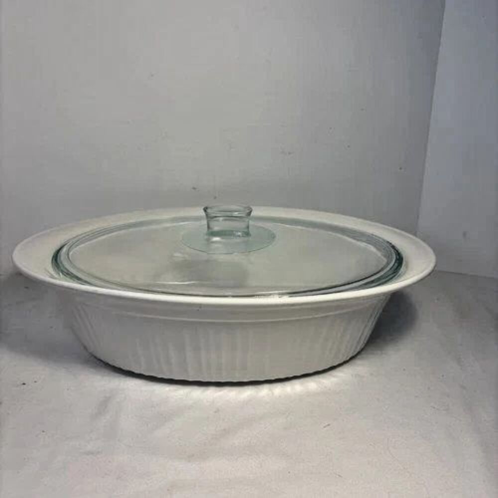 Corning Ware 4qt. Oval French White Covered Casserole Roaster Baking Dish